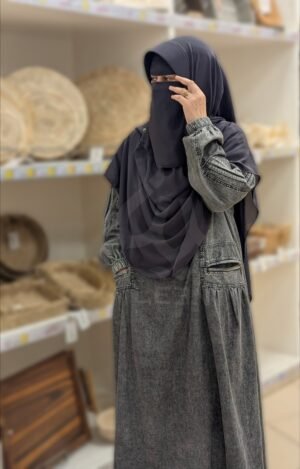 2025/12/1000673941-scaled.jpg عبايه جينز